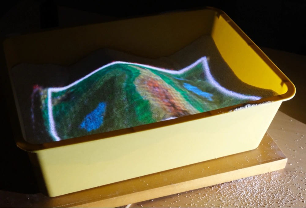 AR Sandbox augmented-reality terrain demo